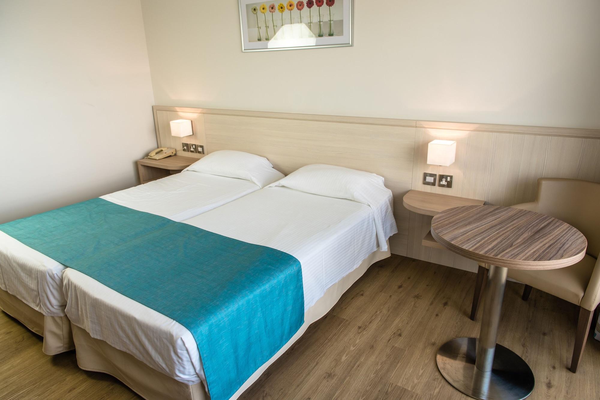 Cynthiana Beach Hotel Kissonerga Bagian luar foto