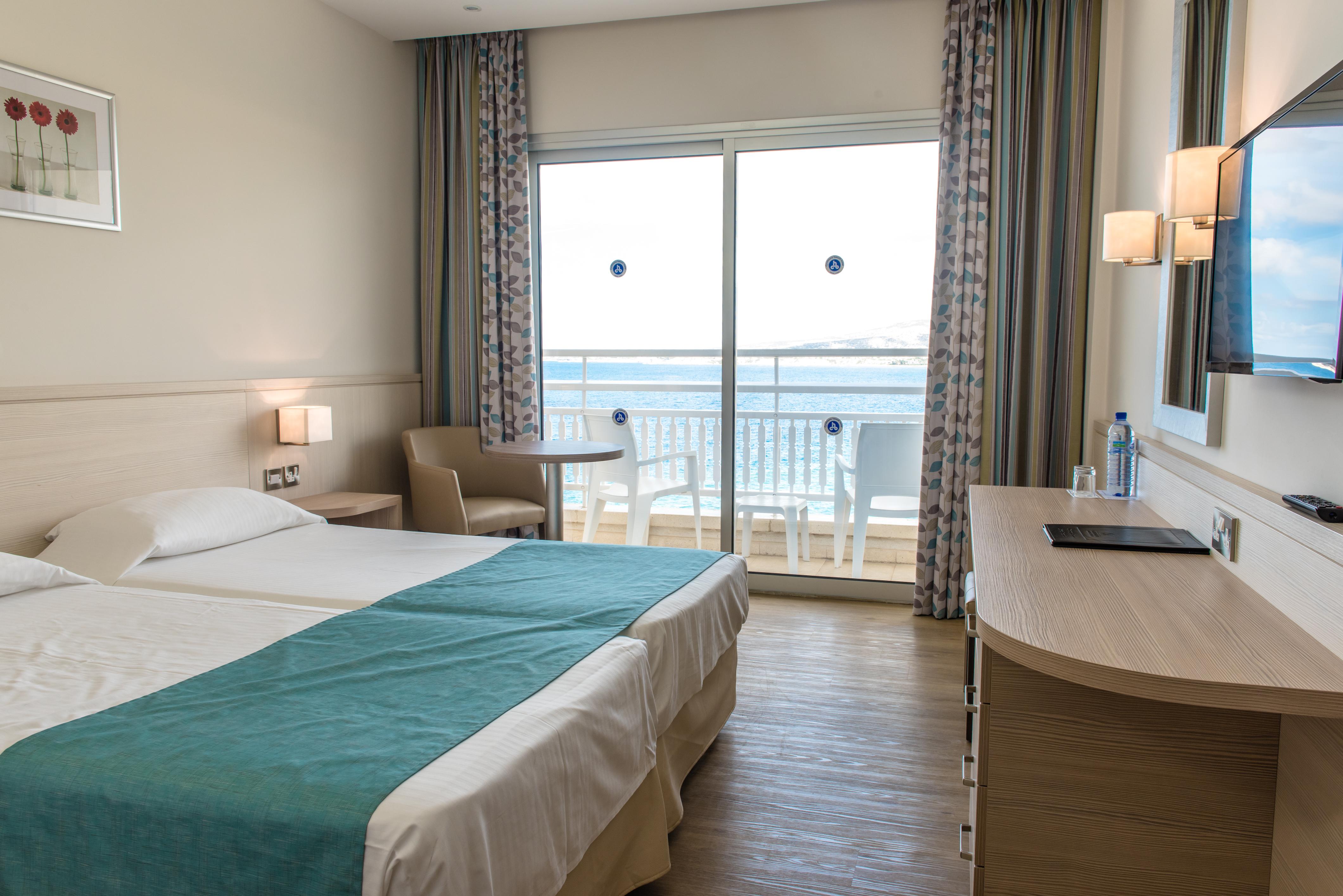Cynthiana Beach Hotel Kissonerga Bagian luar foto