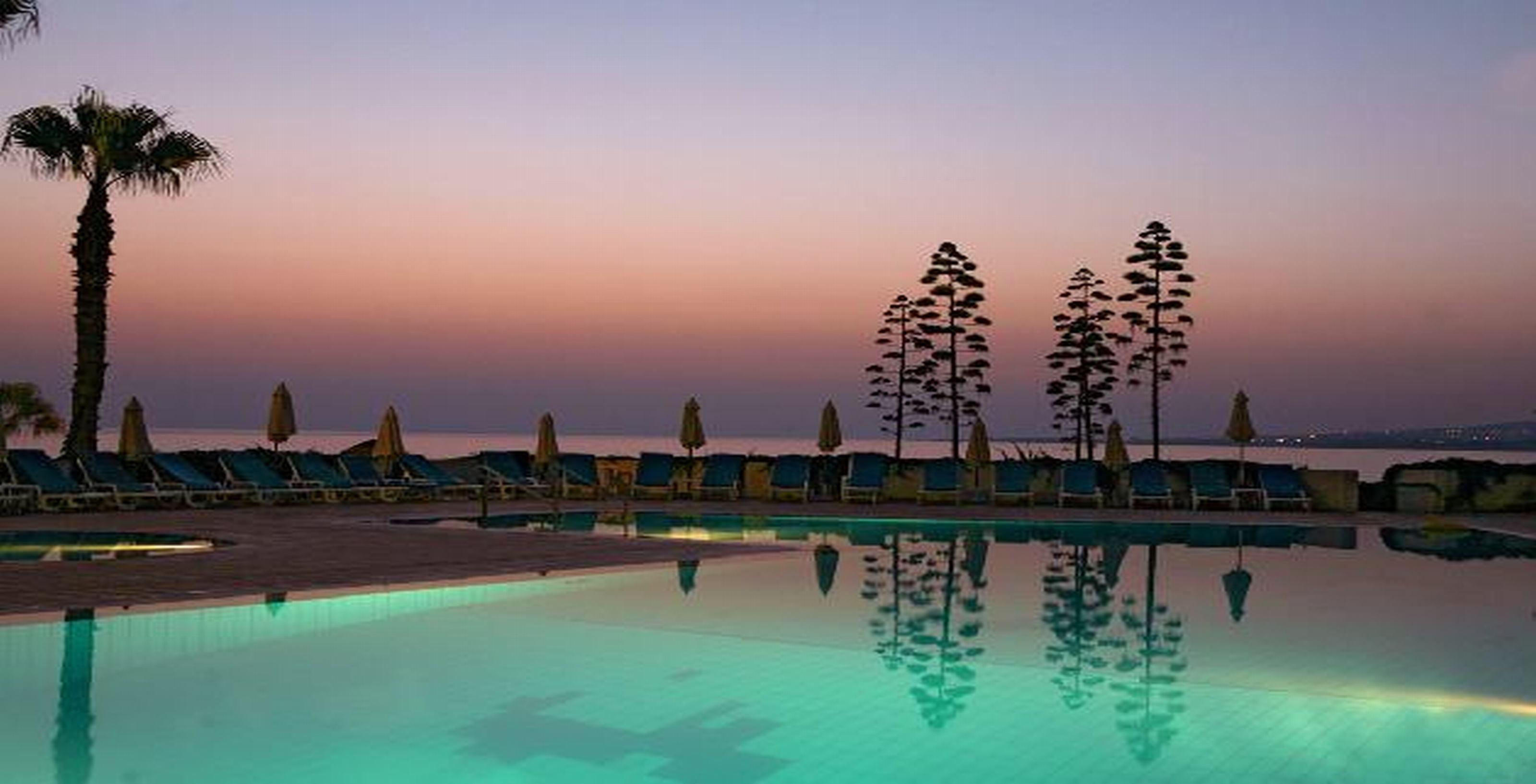 Cynthiana Beach Hotel Kissonerga Bagian luar foto